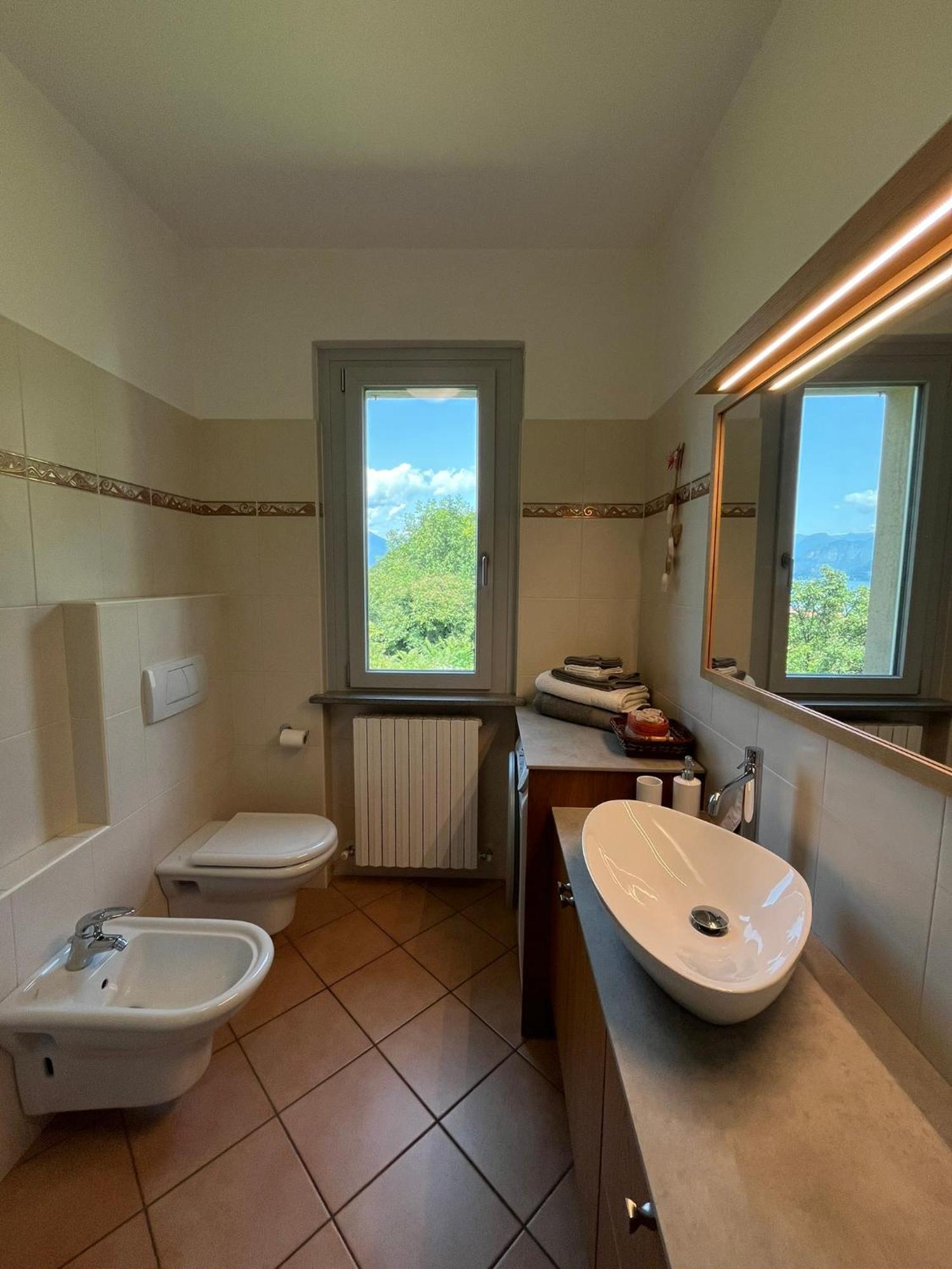 2 Cuori Al Lago - Appartamento In Villetta Singola Mandello del Lario Exterior foto